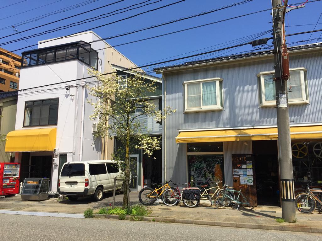 Toolate Guesthouse Toyama Station Extérieur photo
